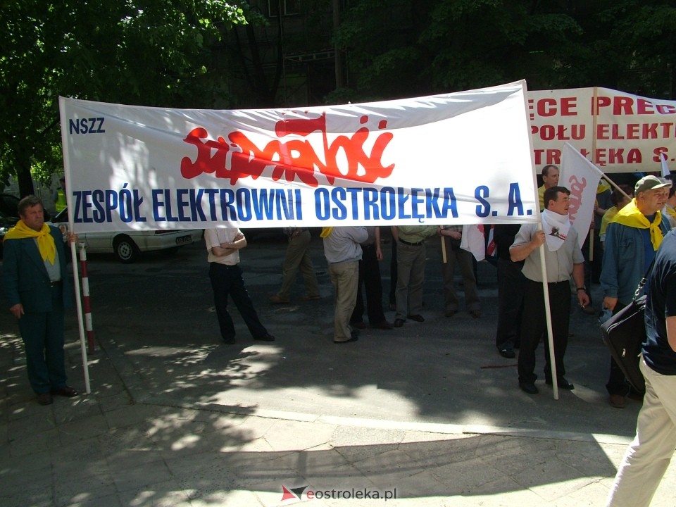 Pikieta pracowników elektrowni Ostrołęka Warszawa 2005 - zdjęcie #26 - eOstroleka.pl