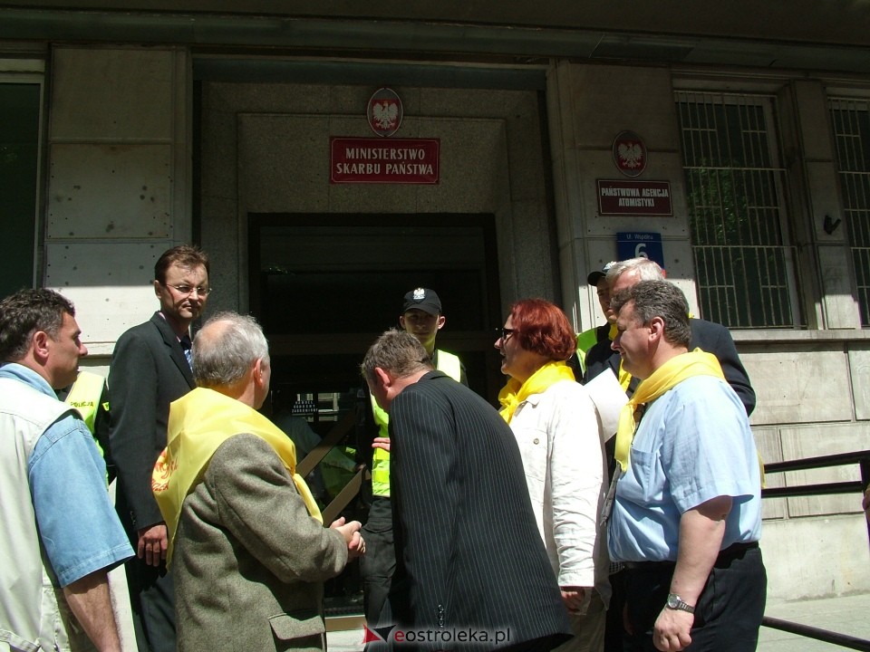 Pikieta pracowników elektrowni Ostrołęka Warszawa 2005 - zdjęcie #18 - eOstroleka.pl