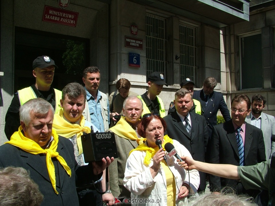 Pikieta pracowników elektrowni Ostrołęka Warszawa 2005 - zdjęcie #7 - eOstroleka.pl