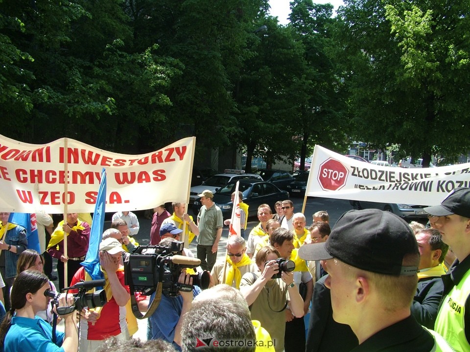 Pikieta pracowników elektrowni Ostrołęka Warszawa 2005 - zdjęcie #5 - eOstroleka.pl