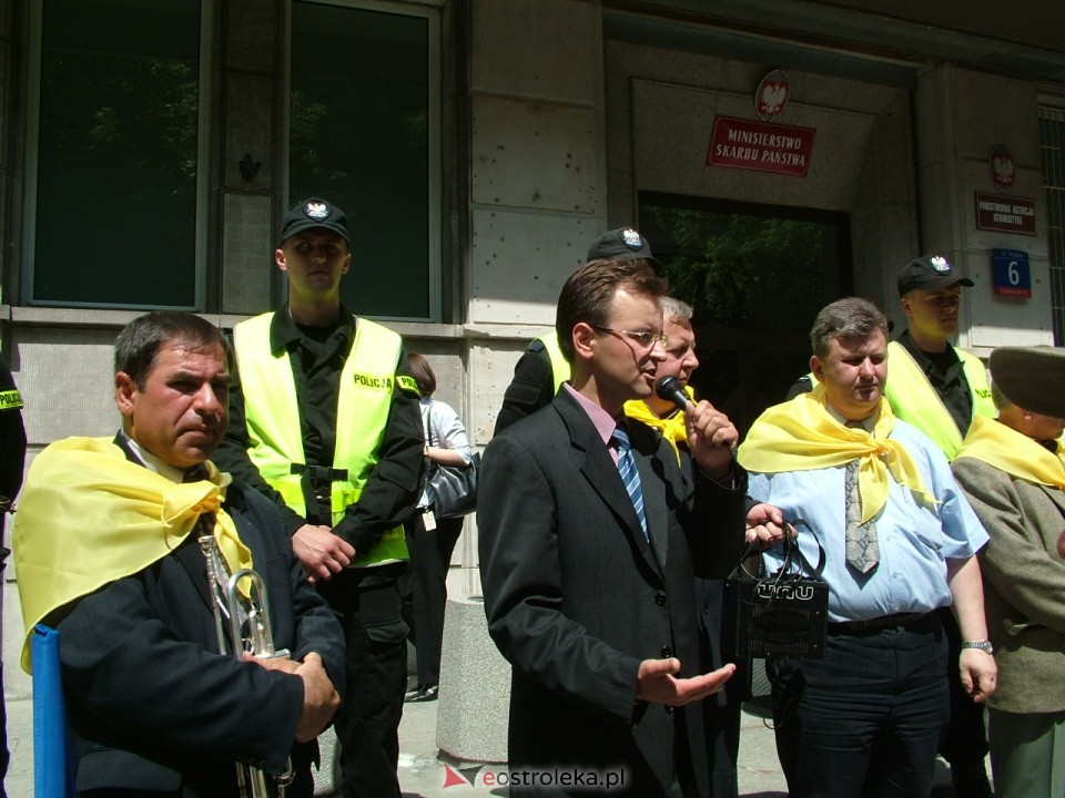 Pikieta pracowników elektrowni Ostrołęka Warszawa 2005 - zdjęcie #4 - eOstroleka.pl