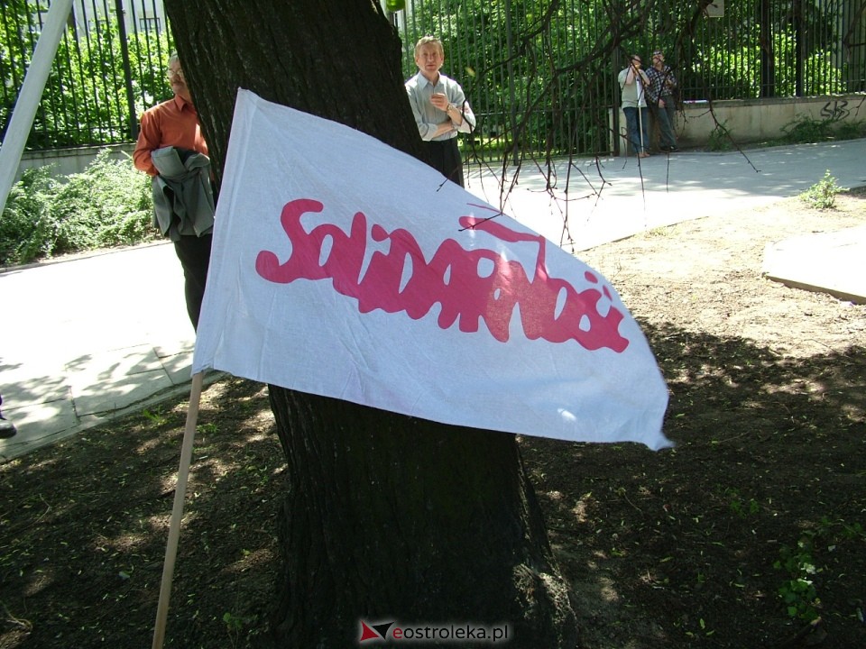 Pikieta pracowników elektrowni Ostrołęka Warszawa 2005 - zdjęcie #1 - eOstroleka.pl
