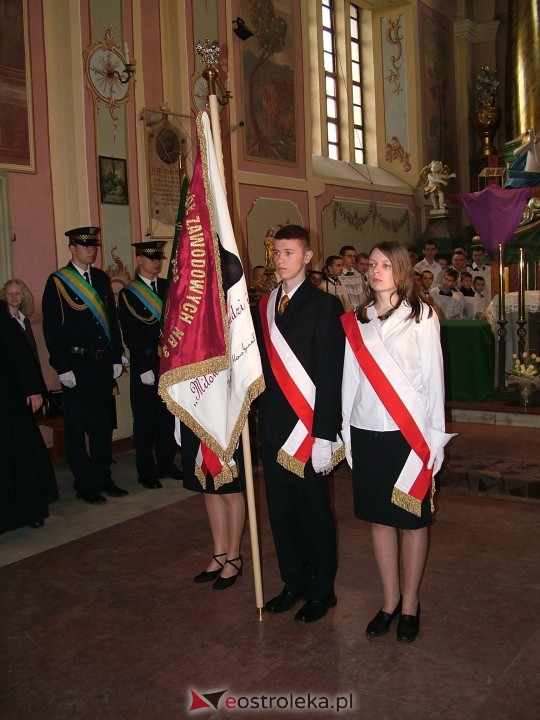 Nadanie imienia ZSZ 3 w Ostrołęce w 2004 roku - zdjęcie #11 - eOstroleka.pl