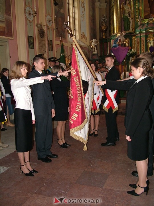 Nadanie imienia ZSZ 3 w Ostrołęce w 2004 roku - zdjęcie #9 - eOstroleka.pl