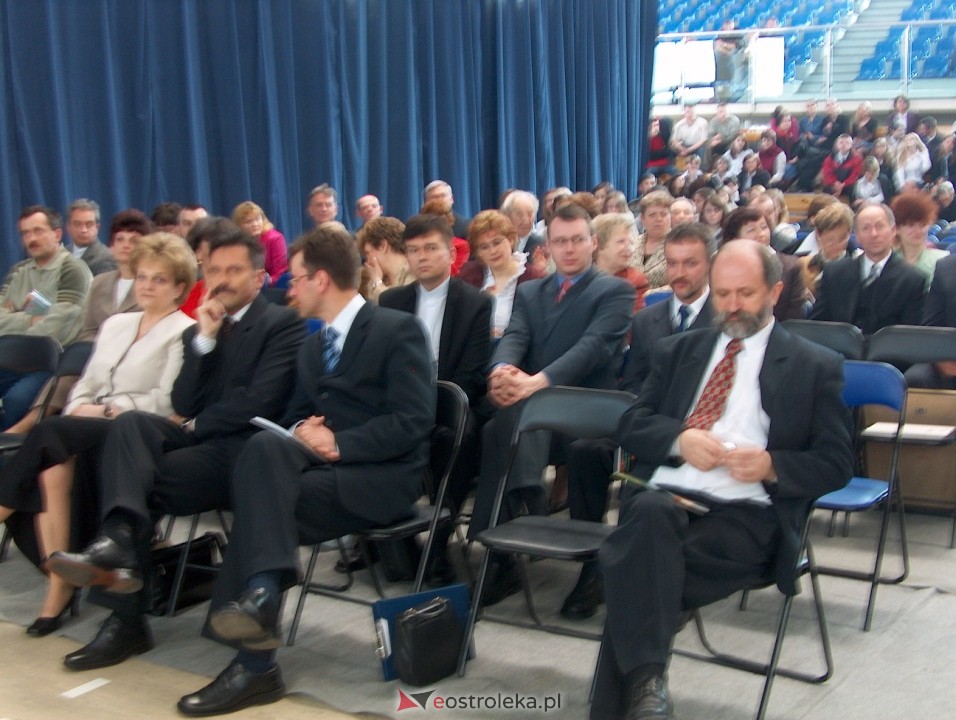 Nadanie imienia ZSZ 3 w Ostrołęce w 2004 roku - zdjęcie #22 - eOstroleka.pl