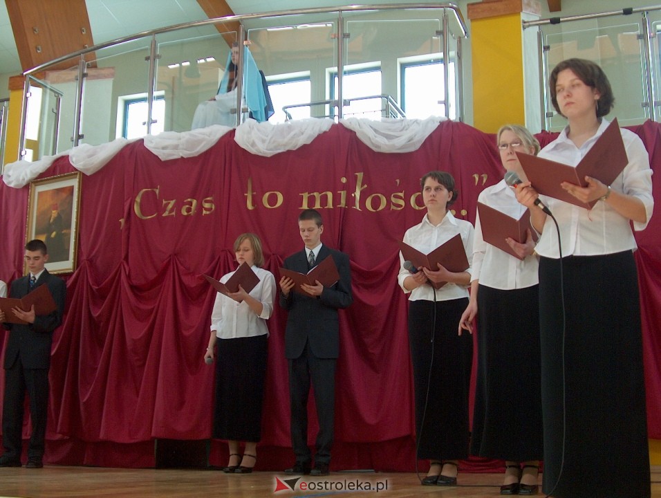 Nadanie imienia ZSZ 3 w Ostrołęce w 2004 roku - zdjęcie #42 - eOstroleka.pl