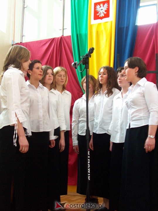 Nadanie imienia ZSZ 3 w Ostrołęce w 2004 roku - zdjęcie #34 - eOstroleka.pl