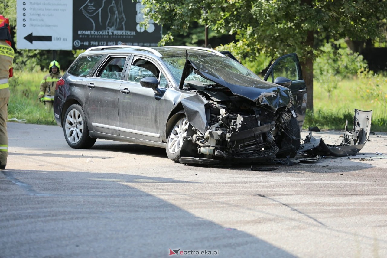 Wypadek w drogowy Gnatach [21.08.2026] - zdjęcie #19 - eOstroleka.pl