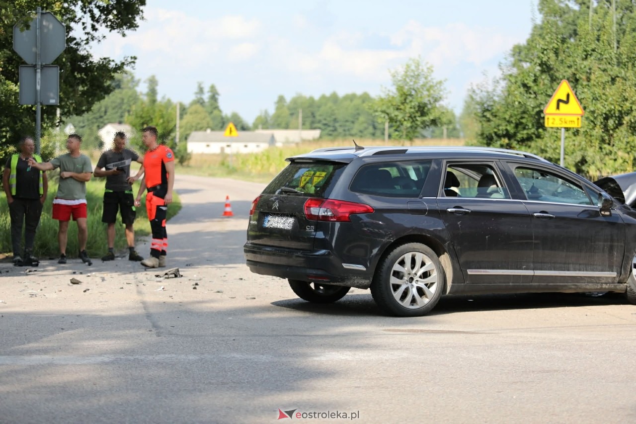 Wypadek w drogowy Gnatach [21.08.2026] - zdjęcie #16 - eOstroleka.pl