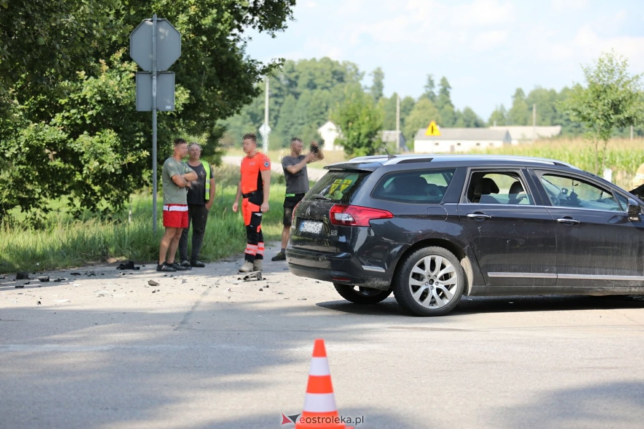 Wypadek w drogowy Gnatach [21.08.2026] - zdjęcie #15 - eOstroleka.pl