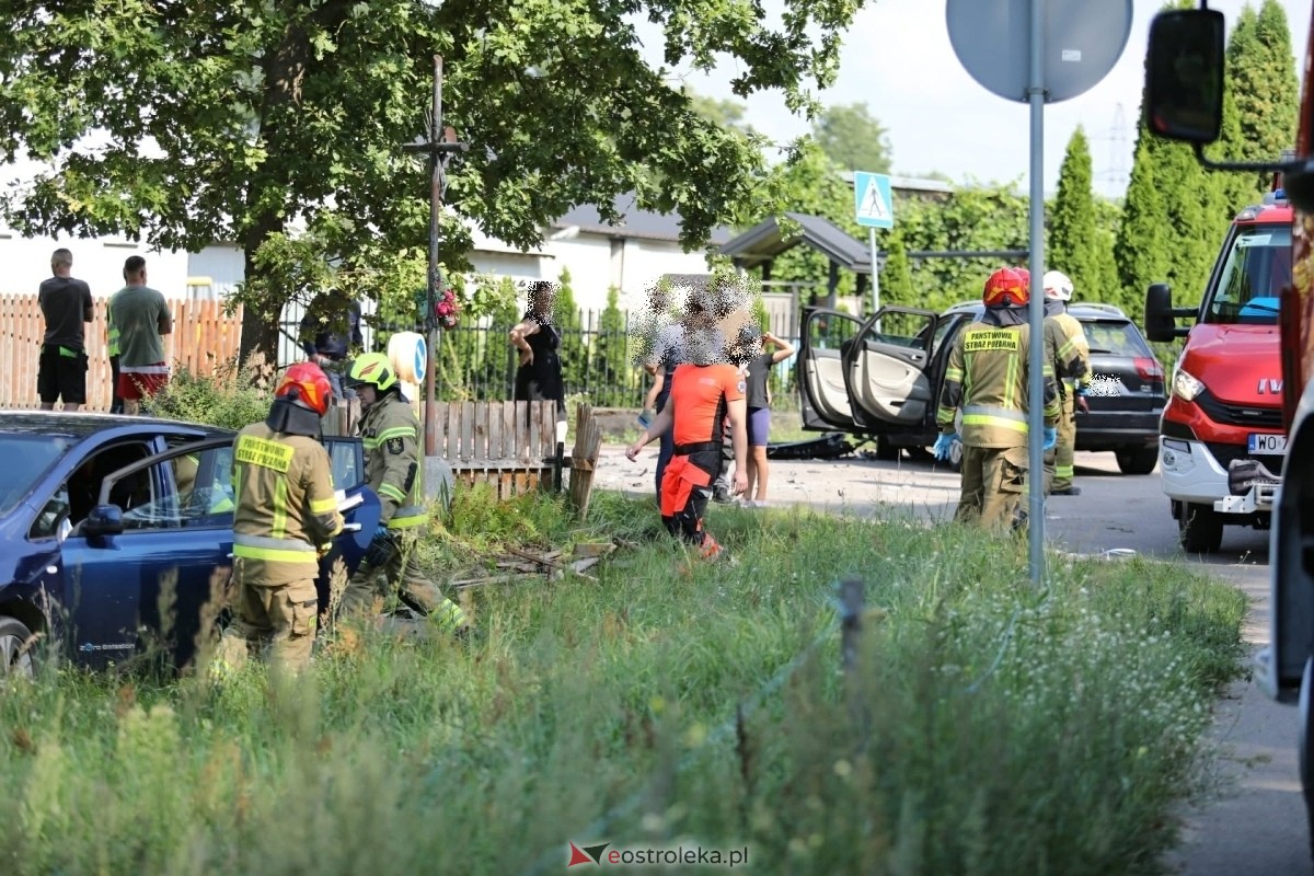 Wypadek w drogowy Gnatach [21.08.2026] - zdjęcie #10 - eOstroleka.pl