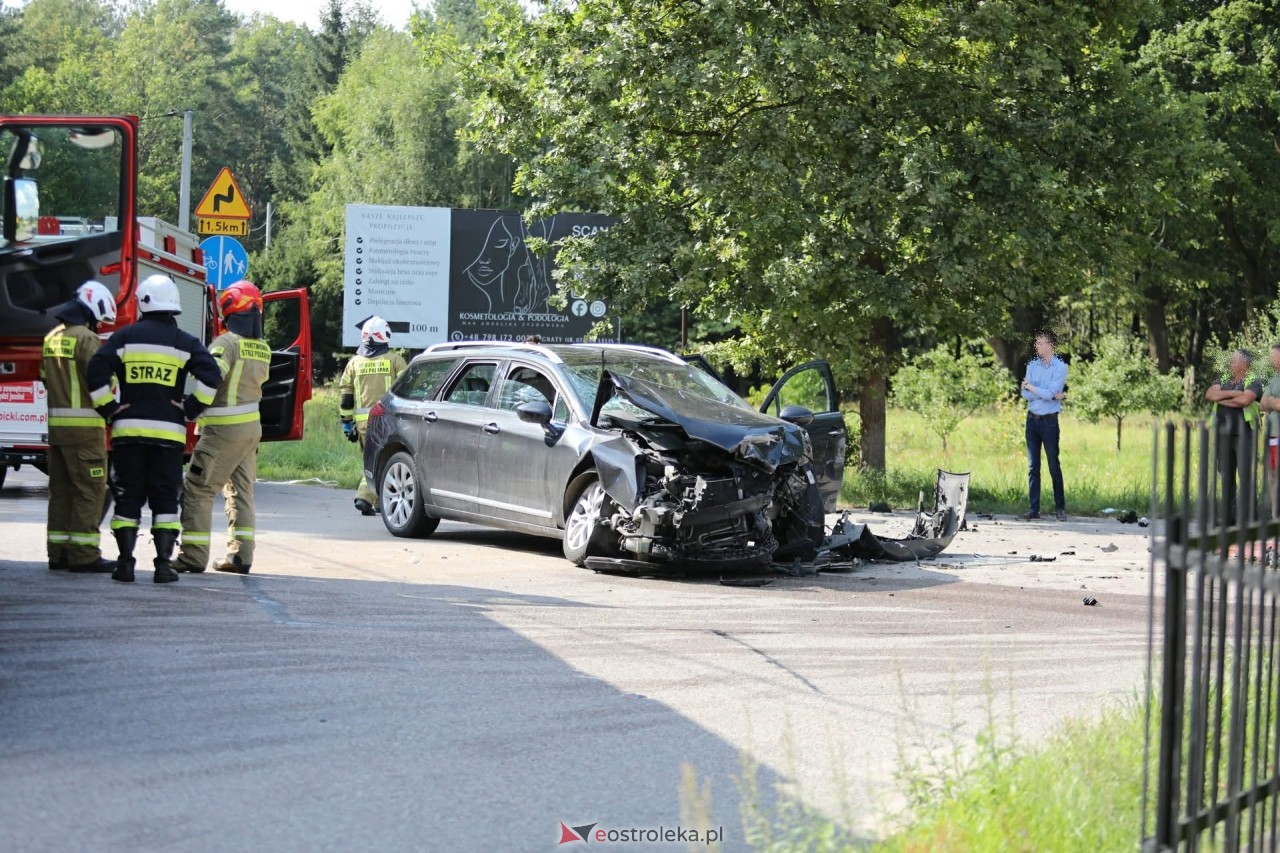 Wypadek w drogowy Gnatach [21.08.2026] - zdjęcie #9 - eOstroleka.pl