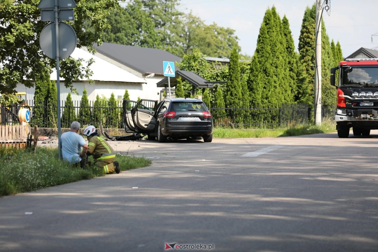 Wypadek w drogowy Gnatach [21.08.2026] - zdjęcie #4 - eOstroleka.pl