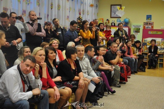 Przedszkole Miejskie nr 8: Jasełka dla rodziców [21.XII.2011] - zdjęcie #21 - eOstroleka.pl