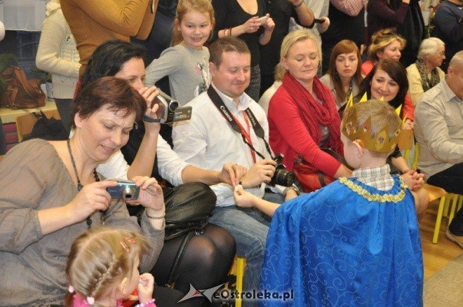 Przedszkole Miejskie nr 8: Jasełka dla rodziców [21.XII.2011] - zdjęcie #13 - eOstroleka.pl