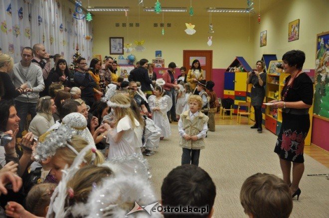 Przedszkole Miejskie nr 8: Jasełka dla rodziców [21.XII.2011] - zdjęcie #25 - eOstroleka.pl