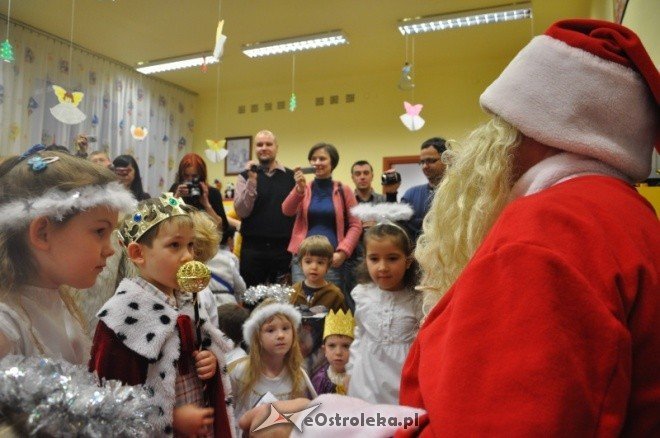 Przedszkole Miejskie nr 8: Jasełka dla rodziców [21.XII.2011] - zdjęcie #1 - eOstroleka.pl