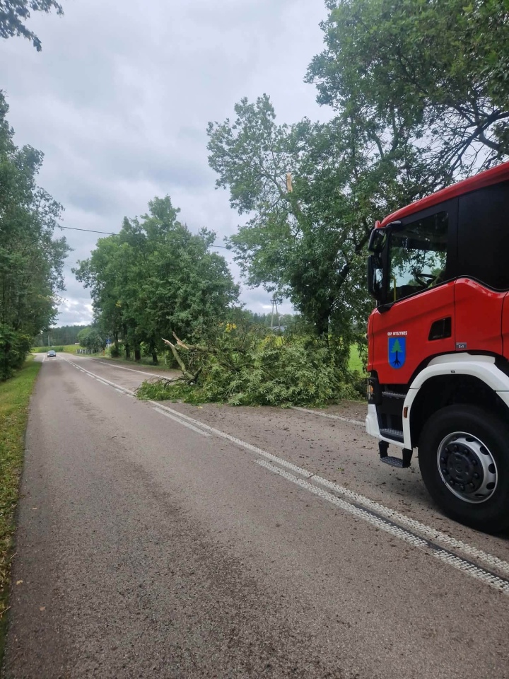Skutki nawałnicy w Ostrołęce i powiecie ostrołęckim [23.08.2026] - zdjęcie #33 - eOstroleka.pl