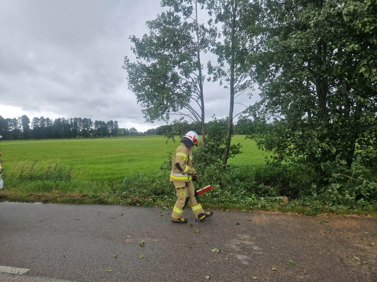 Skutki nawałnicy w Ostrołęce i powiecie ostrołęckim [23.08.2026] - zdjęcie #31 - eOstroleka.pl