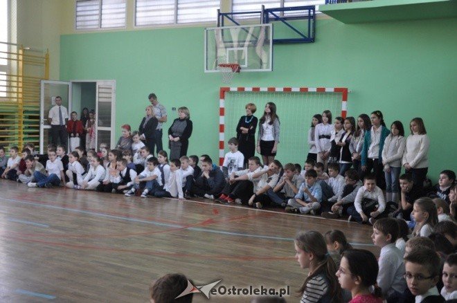 Wigilia w szkole podstawowej nr 2 [22.XII.2011] - zdjęcie #4 - eOstroleka.pl