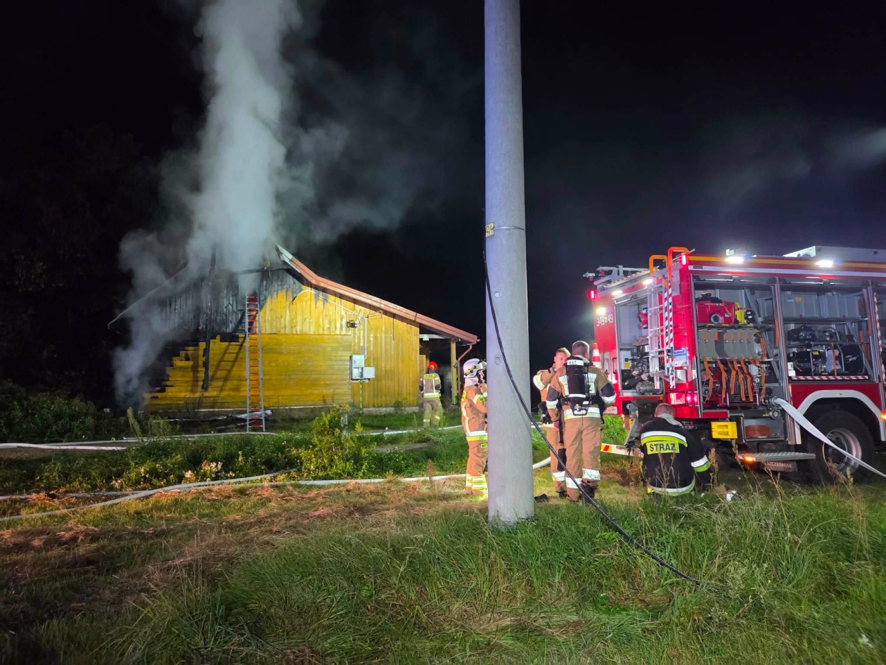 Pożar w Bandysiach [24.08.2026] - zdjęcie #1 - eOstroleka.pl