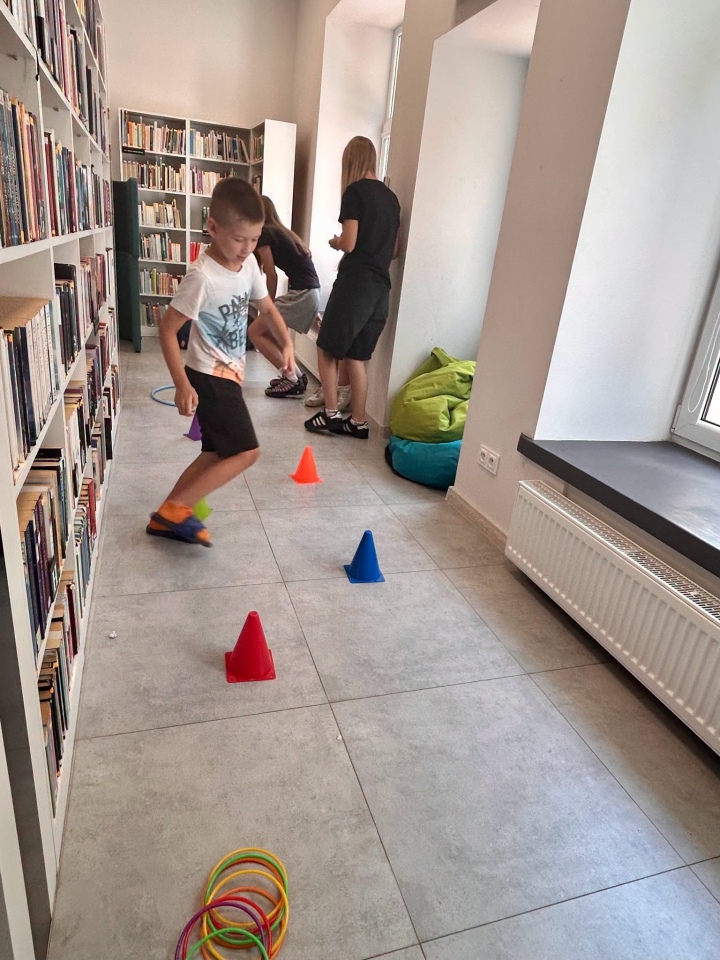 Magiczny tydzień w bibliotece na Wojtkach. Tak wyglądała Akademia Młodego Czarodzieja [25.08.2026]  - zdjęcie #21 - eOstroleka.pl