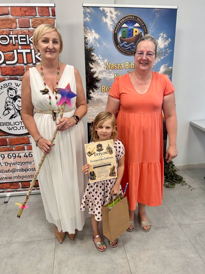 Magiczny tydzień w bibliotece na Wojtkach. Tak wyglądała Akademia Młodego Czarodzieja [25.08.2026]  - zdjęcie #17 - eOstroleka.pl