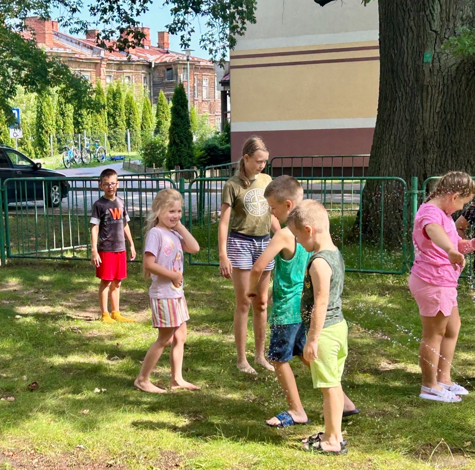 Magiczny tydzień w bibliotece na Wojtkach. Tak wyglądała Akademia Młodego Czarodzieja [25.08.2026]  - zdjęcie #2 - eOstroleka.pl