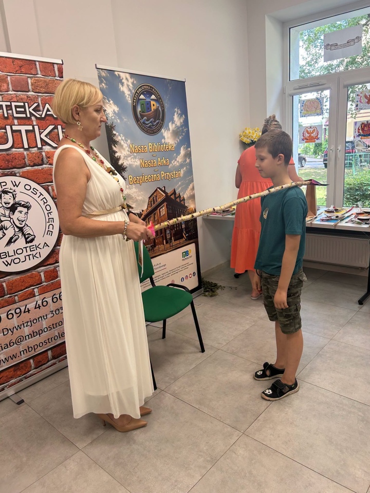 Magiczny tydzień w bibliotece na Wojtkach. Tak wyglądała Akademia Młodego Czarodzieja [25.08.2026]  - zdjęcie #1 - eOstroleka.pl