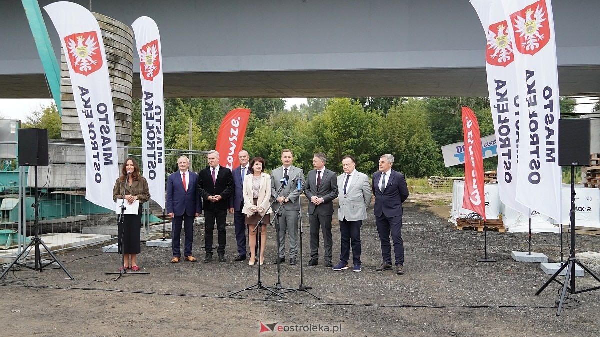 Konferencja prasowa na budowie nowego mostu przez Narew [25.08.2026] - zdjęcie #69 - eOstroleka.pl