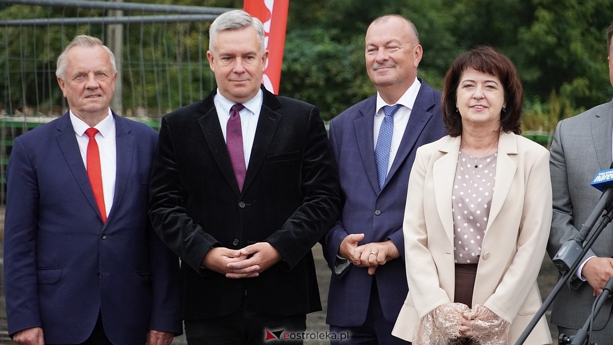 Konferencja prasowa na budowie nowego mostu przez Narew [25.08.2026] - zdjęcie #62 - eOstroleka.pl