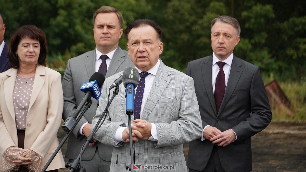 Konferencja prasowa na budowie nowego mostu przez Narew [25.08.2026] - zdjęcie #61 - eOstroleka.pl