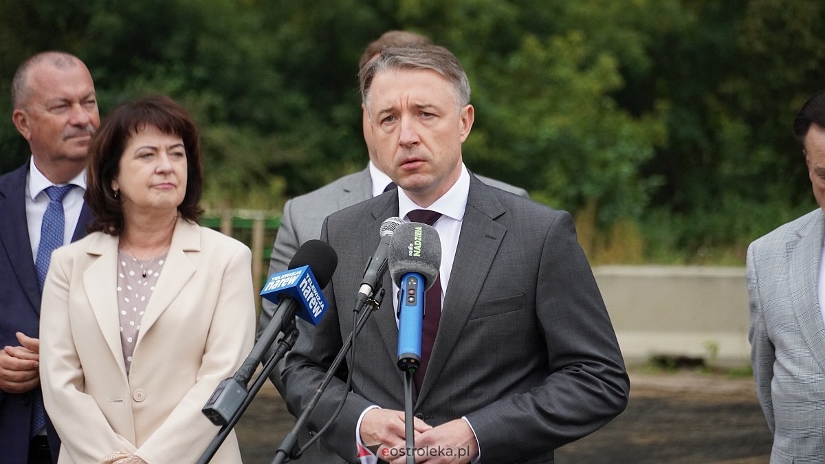 Konferencja prasowa na budowie nowego mostu przez Narew [25.08.2026] - zdjęcie #60 - eOstroleka.pl
