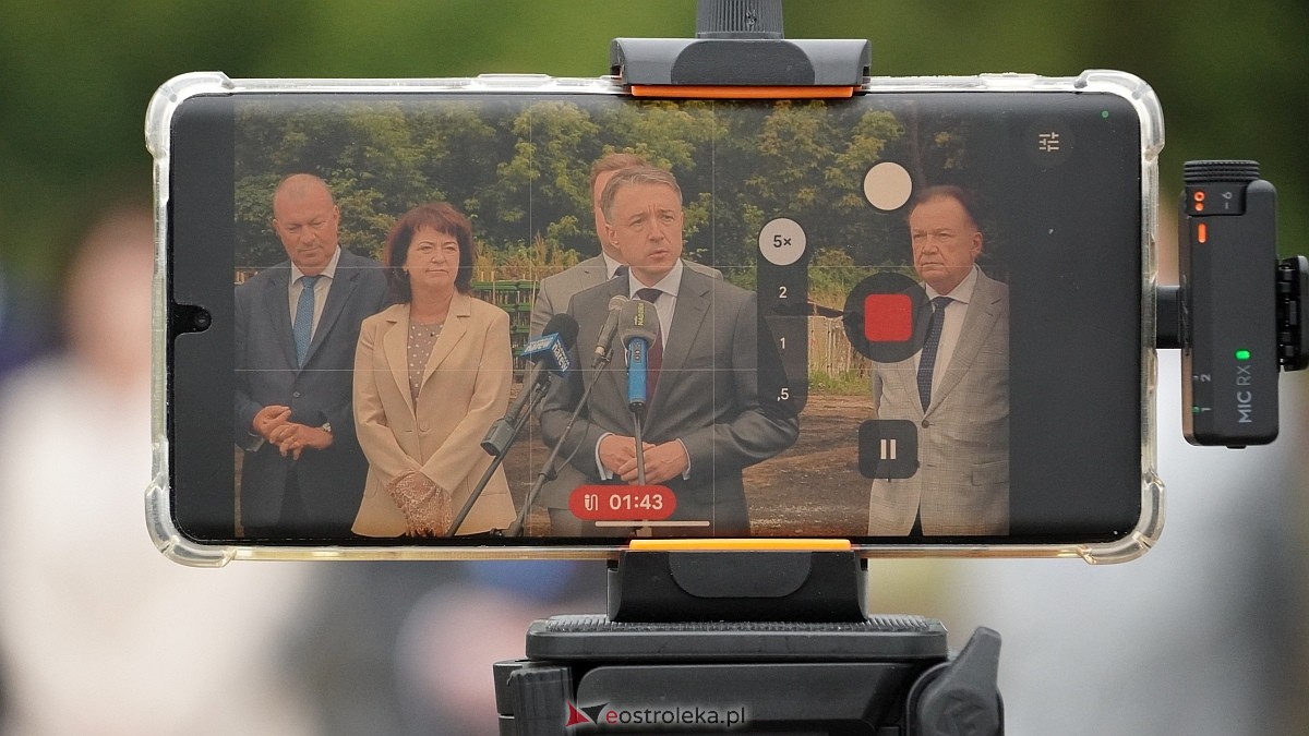Konferencja prasowa na budowie nowego mostu przez Narew [25.08.2026] - zdjęcie #56 - eOstroleka.pl