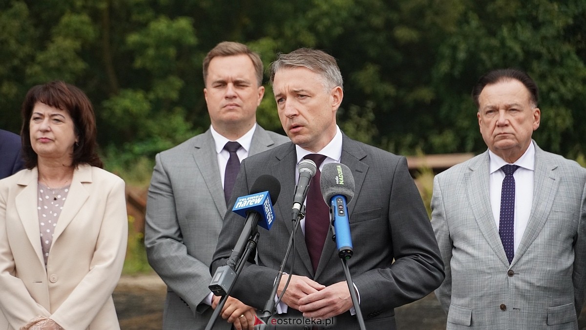 Konferencja prasowa na budowie nowego mostu przez Narew [25.08.2026] - zdjęcie #54 - eOstroleka.pl
