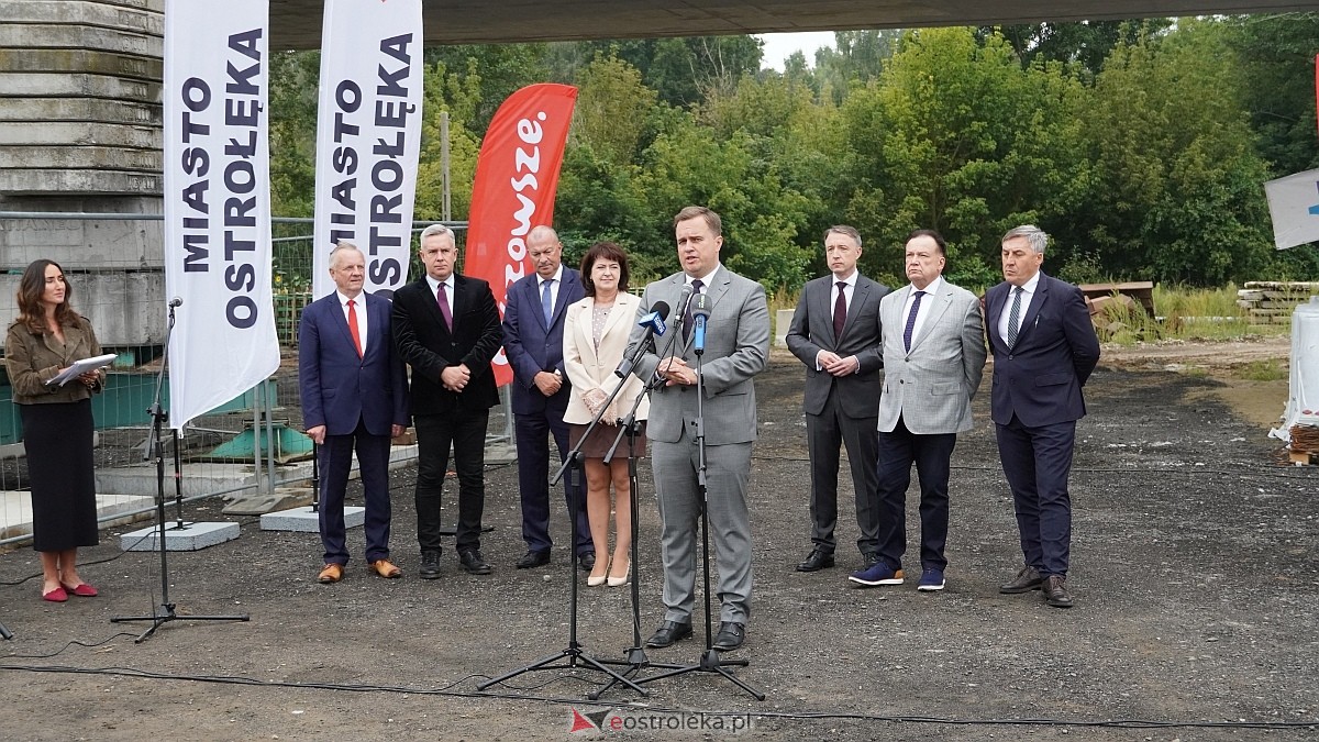 Konferencja prasowa na budowie nowego mostu przez Narew [25.08.2026] - zdjęcie #52 - eOstroleka.pl