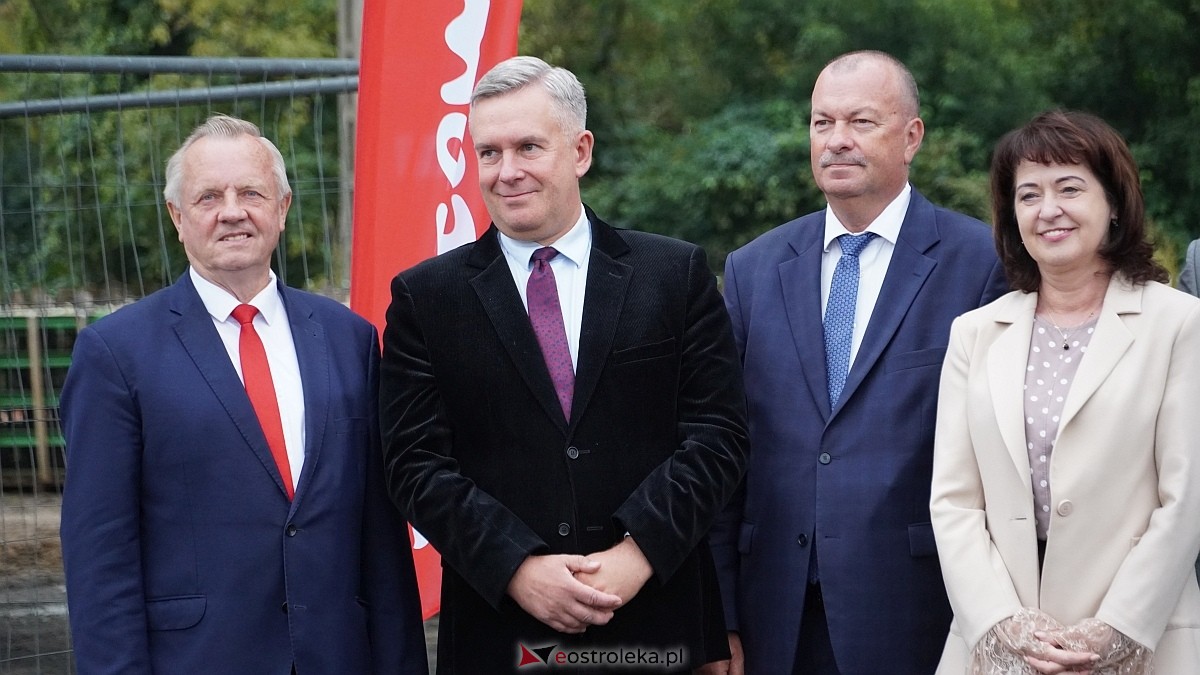 Konferencja prasowa na budowie nowego mostu przez Narew [25.08.2026] - zdjęcie #45 - eOstroleka.pl