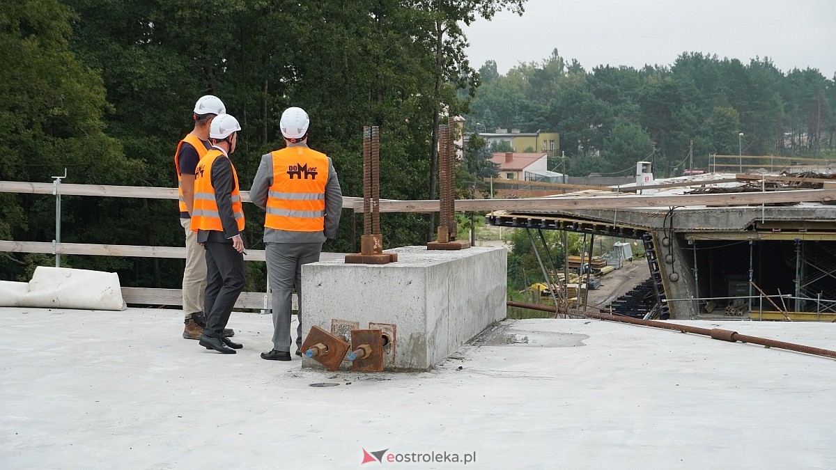 Konferencja prasowa na budowie nowego mostu przez Narew [25.08.2026] - zdjęcie #14 - eOstroleka.pl