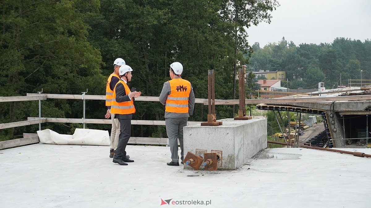 Konferencja prasowa na budowie nowego mostu przez Narew [25.08.2026] - zdjęcie #12 - eOstroleka.pl