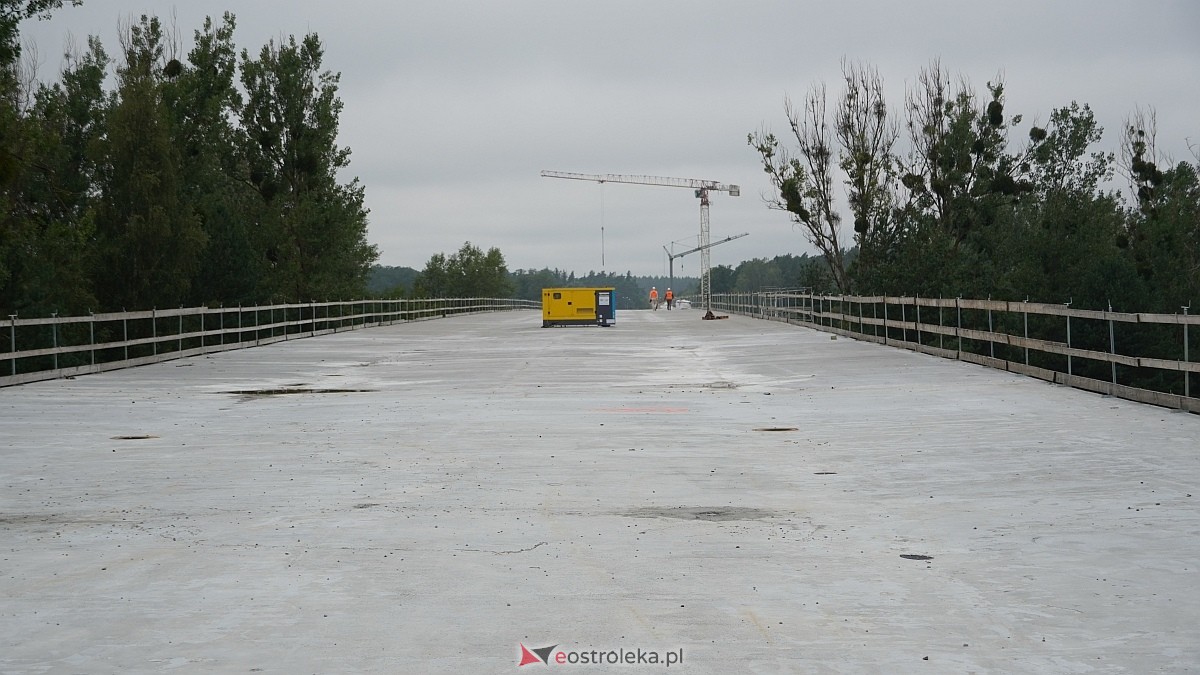 Konferencja prasowa na budowie nowego mostu przez Narew [25.08.2026] - zdjęcie #1 - eOstroleka.pl