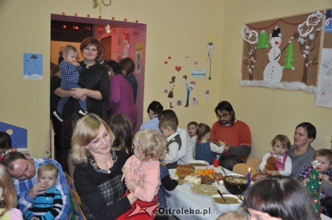 Spotkanie opłatkowe w żłobku Jaś i Małgosia [23.XII.2011] - zdjęcie #11 - eOstroleka.pl
