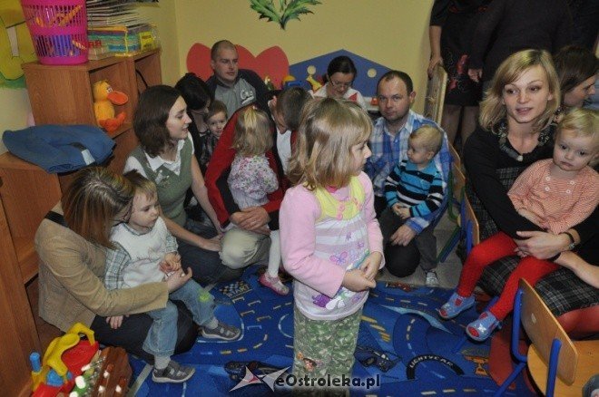 Spotkanie opłatkowe w żłobku Jaś i Małgosia [23.XII.2011] - zdjęcie #10 - eOstroleka.pl