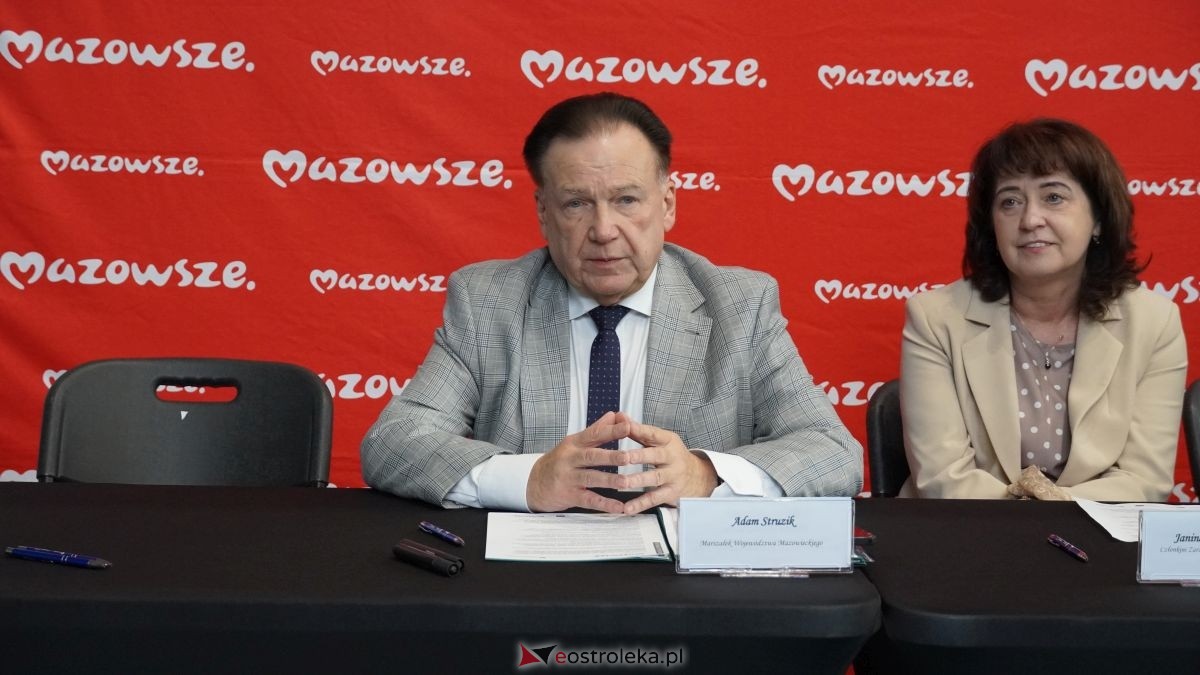 Podpisanie umów w ramach programu Fundusze Europejskie dla Mazowsza [25.08.2026] - zdjęcie #42 - eOstroleka.pl