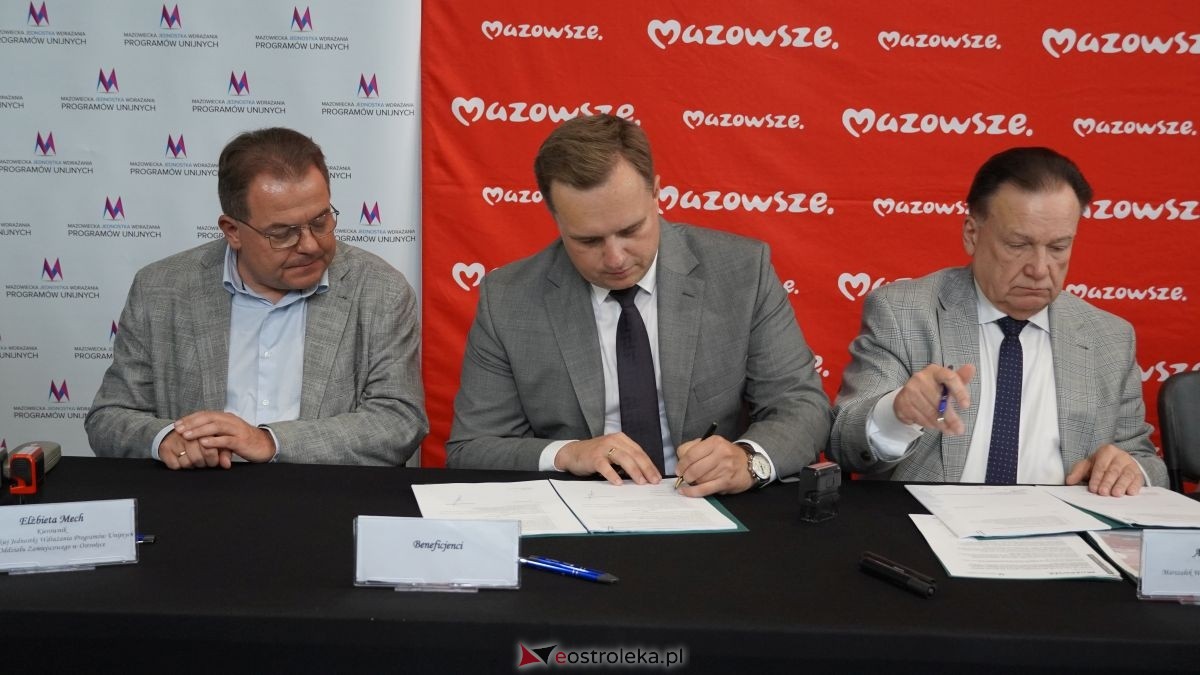 Podpisanie umów w ramach programu Fundusze Europejskie dla Mazowsza [25.08.2026] - zdjęcie #37 - eOstroleka.pl