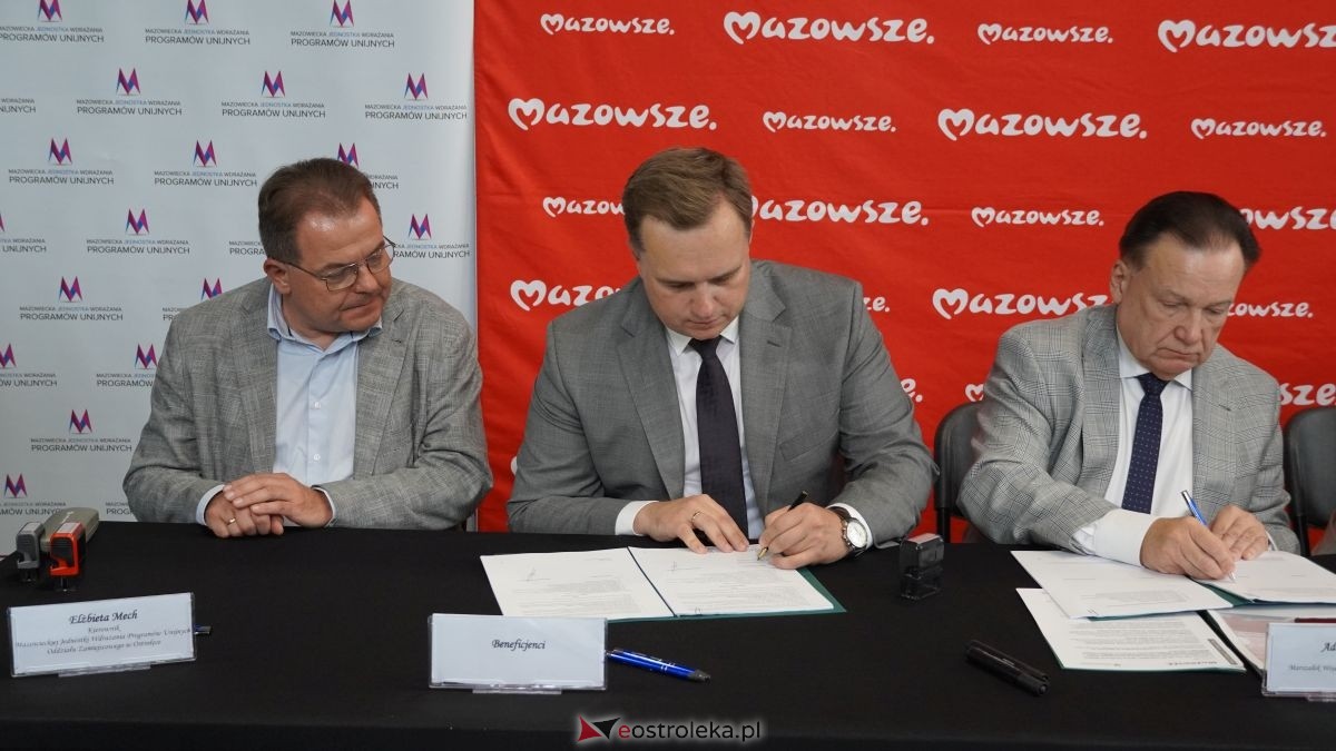 Podpisanie umów w ramach programu Fundusze Europejskie dla Mazowsza [25.08.2026] - zdjęcie #36 - eOstroleka.pl