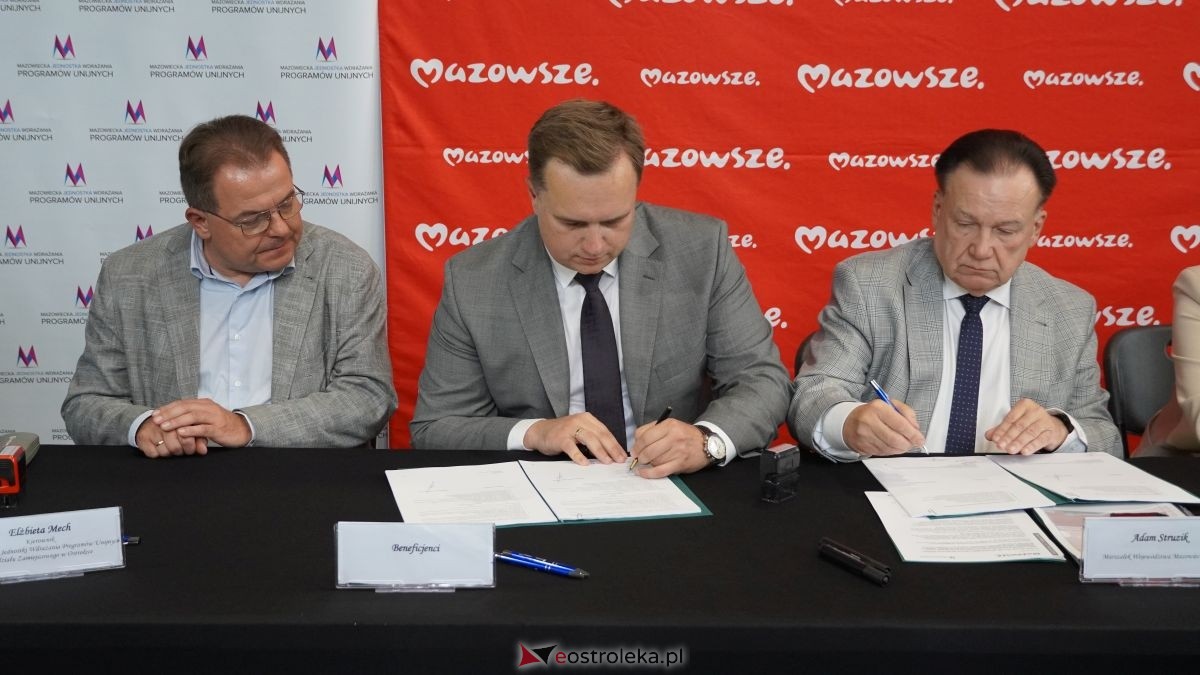 Podpisanie umów w ramach programu Fundusze Europejskie dla Mazowsza [25.08.2026] - zdjęcie #35 - eOstroleka.pl