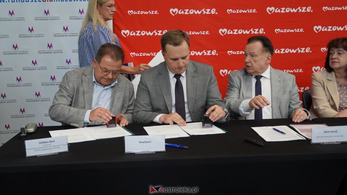 Podpisanie umów w ramach programu Fundusze Europejskie dla Mazowsza [25.08.2026] - zdjęcie #34 - eOstroleka.pl