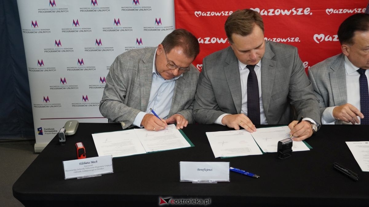 Podpisanie umów w ramach programu Fundusze Europejskie dla Mazowsza [25.08.2026] - zdjęcie #33 - eOstroleka.pl