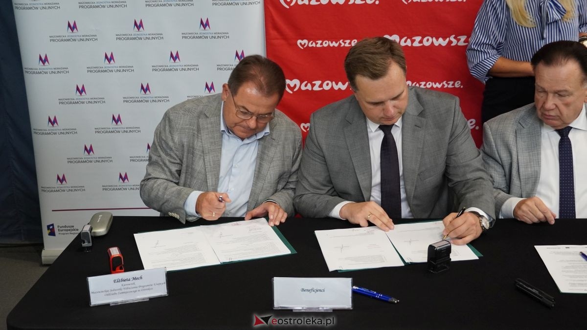 Podpisanie umów w ramach programu Fundusze Europejskie dla Mazowsza [25.08.2026] - zdjęcie #32 - eOstroleka.pl