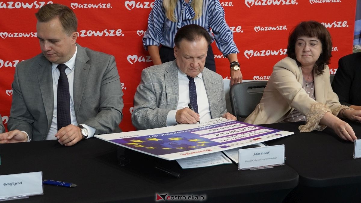 Podpisanie umów w ramach programu Fundusze Europejskie dla Mazowsza [25.08.2026] - zdjęcie #31 - eOstroleka.pl